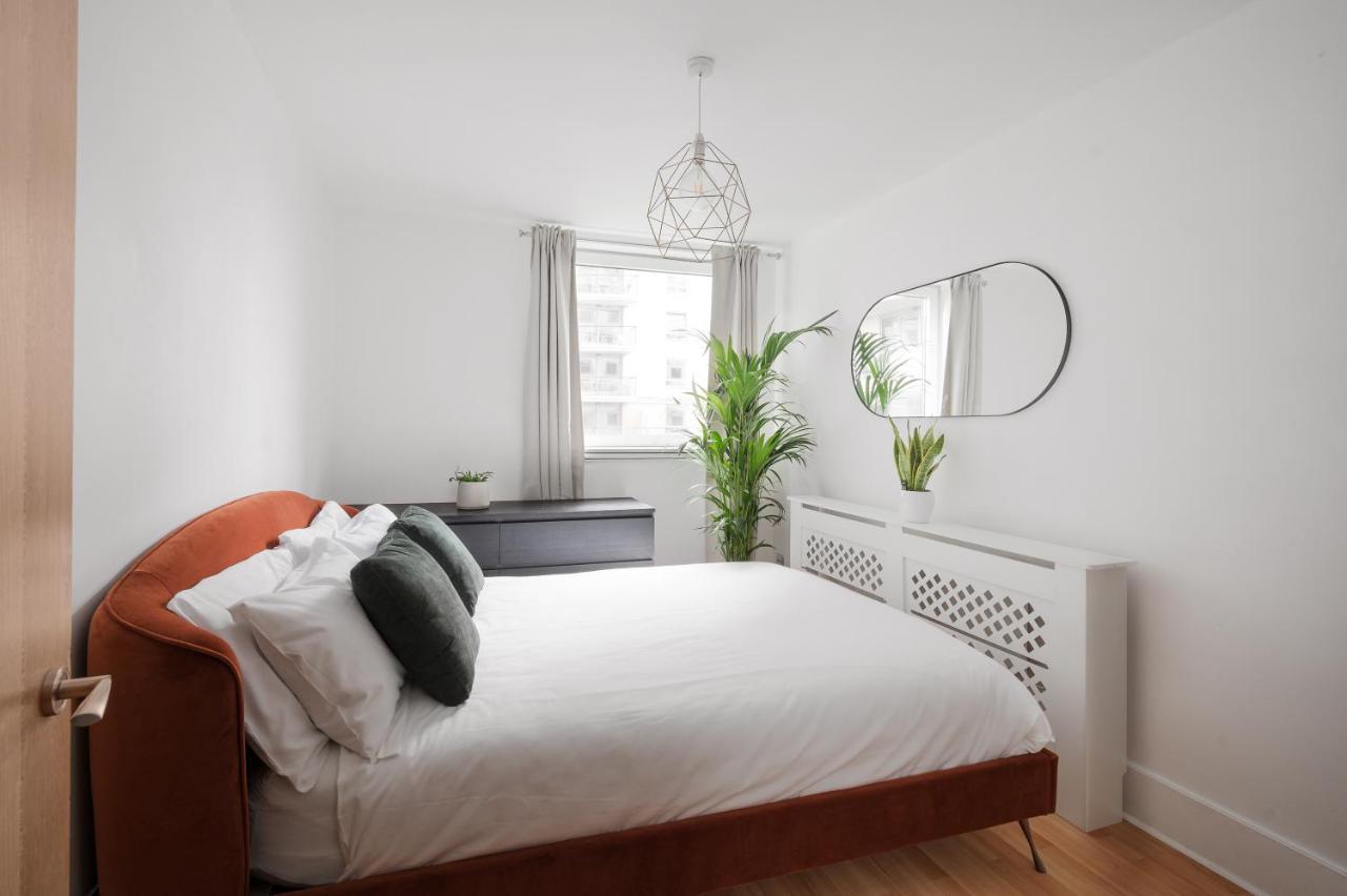 Riverside Balcony Apartments, 10 Minutes From Oxford Circus London Exterior photo
