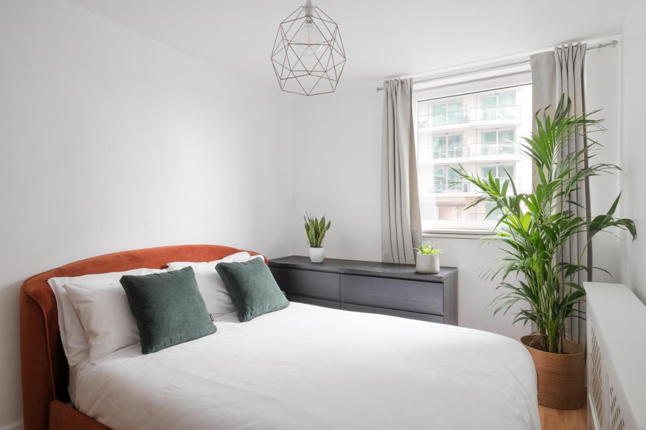 Riverside Balcony Apartments, 10 Minutes From Oxford Circus London Exterior photo
