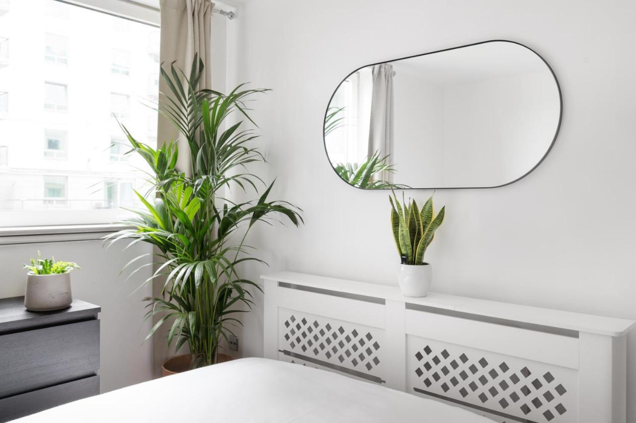 Riverside Balcony Apartments, 10 Minutes From Oxford Circus London Exterior photo