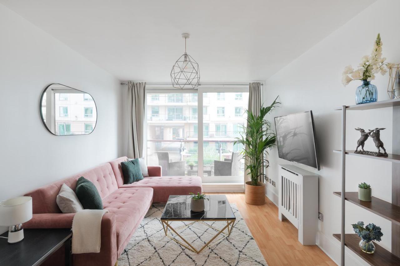 Riverside Balcony Apartments, 10 Minutes From Oxford Circus London Exterior photo