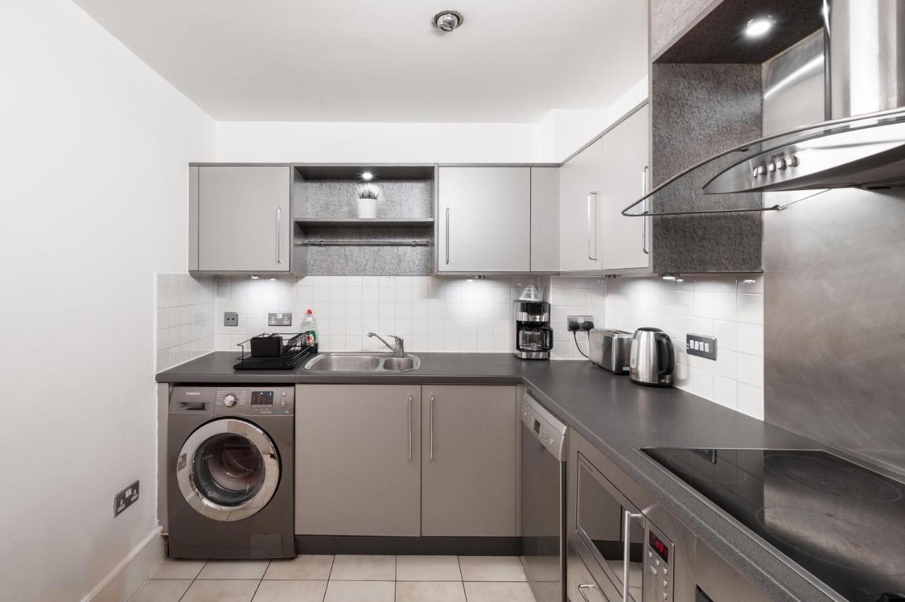 Riverside Balcony Apartments, 10 Minutes From Oxford Circus London Exterior photo