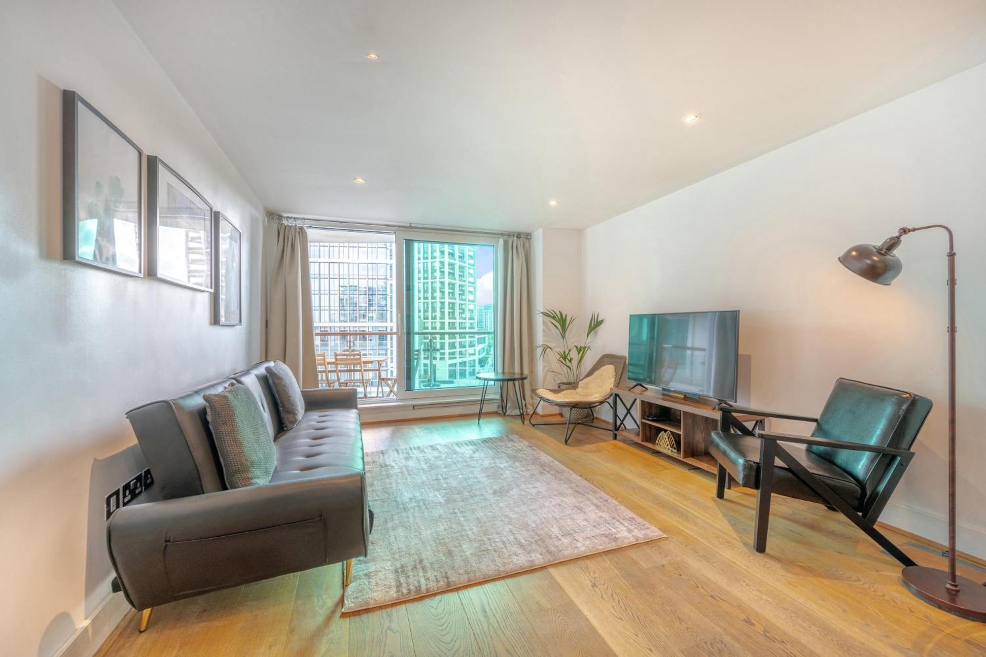 Riverside Balcony Apartments, 10 Minutes From Oxford Circus London Exterior photo