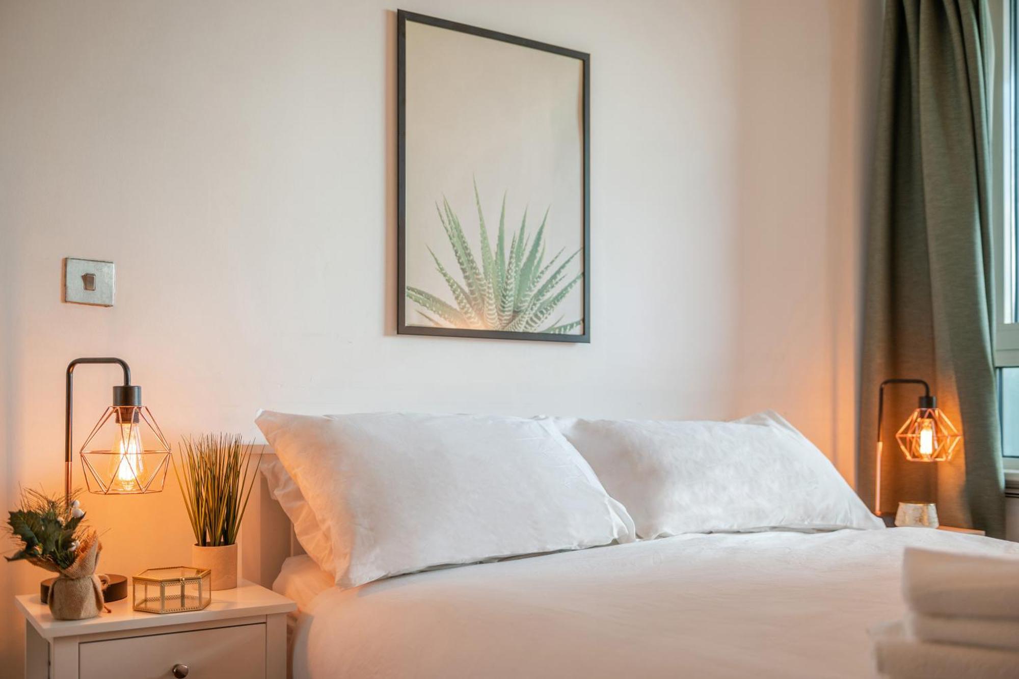 Riverside Balcony Apartments, 10 Minutes From Oxford Circus London Exterior photo