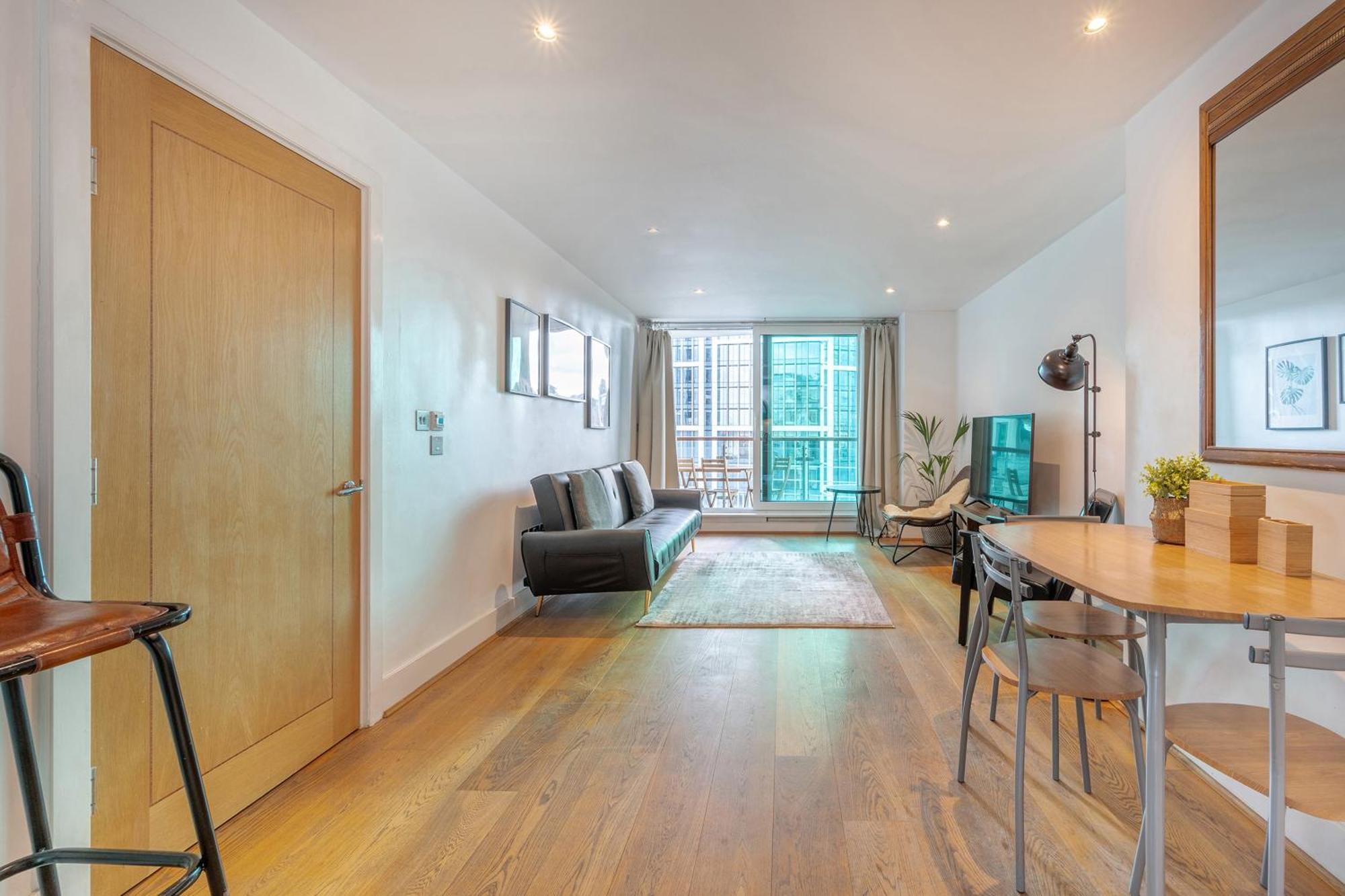 Riverside Balcony Apartments, 10 Minutes From Oxford Circus London Exterior photo