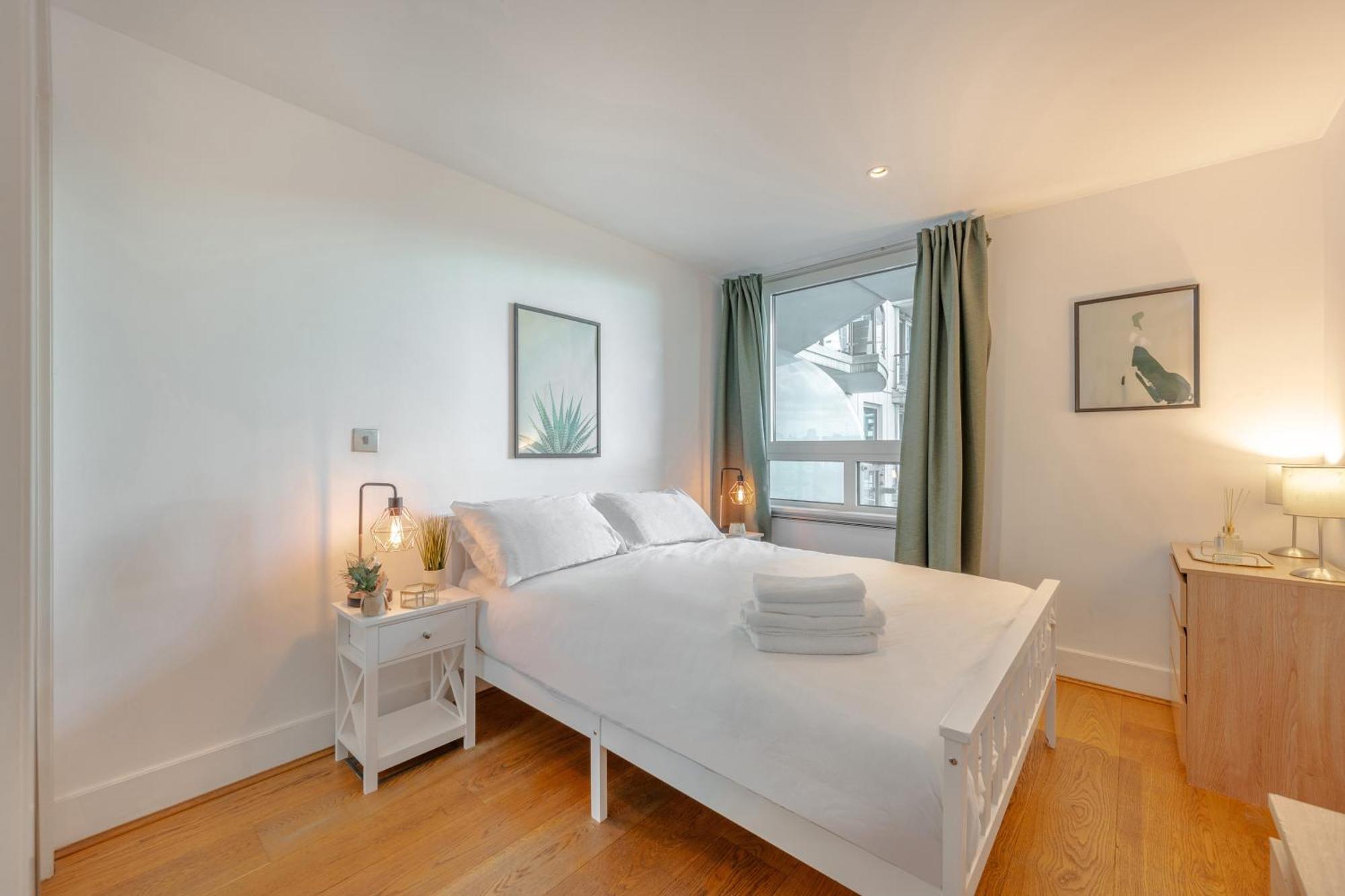 Riverside Balcony Apartments, 10 Minutes From Oxford Circus London Exterior photo