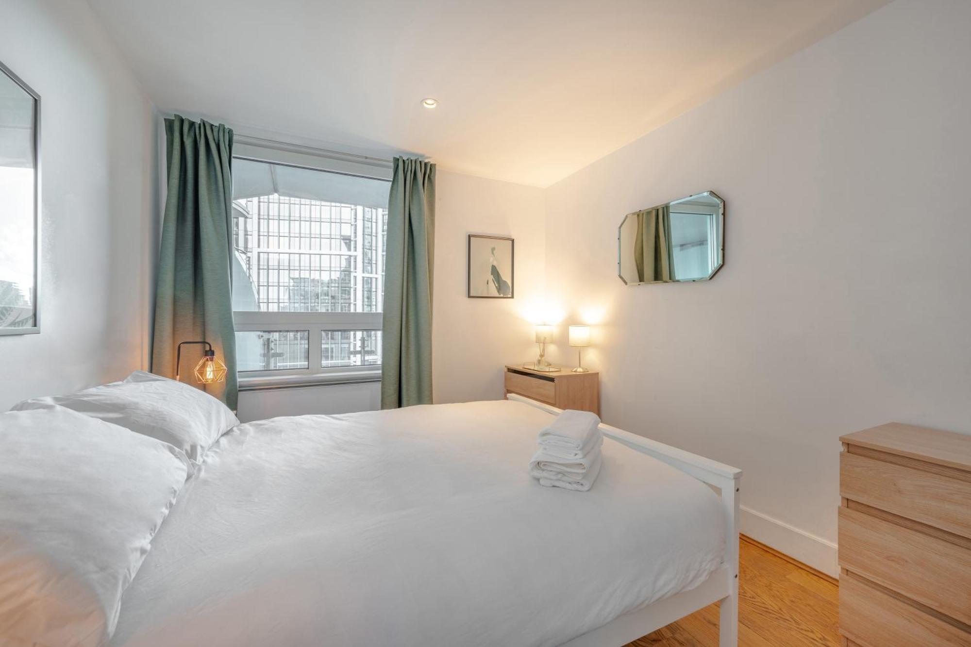 Riverside Balcony Apartments, 10 Minutes From Oxford Circus London Exterior photo