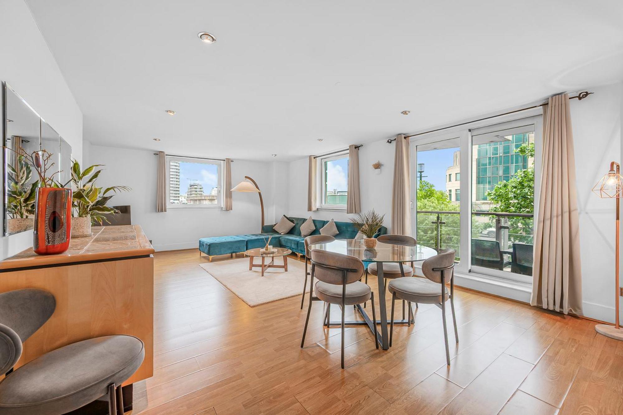 Riverside Balcony Apartments, 10 Minutes From Oxford Circus London Exterior photo