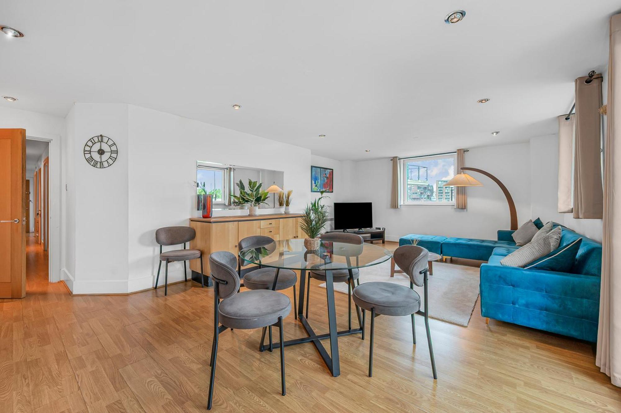 Riverside Balcony Apartments, 10 Minutes From Oxford Circus London Exterior photo