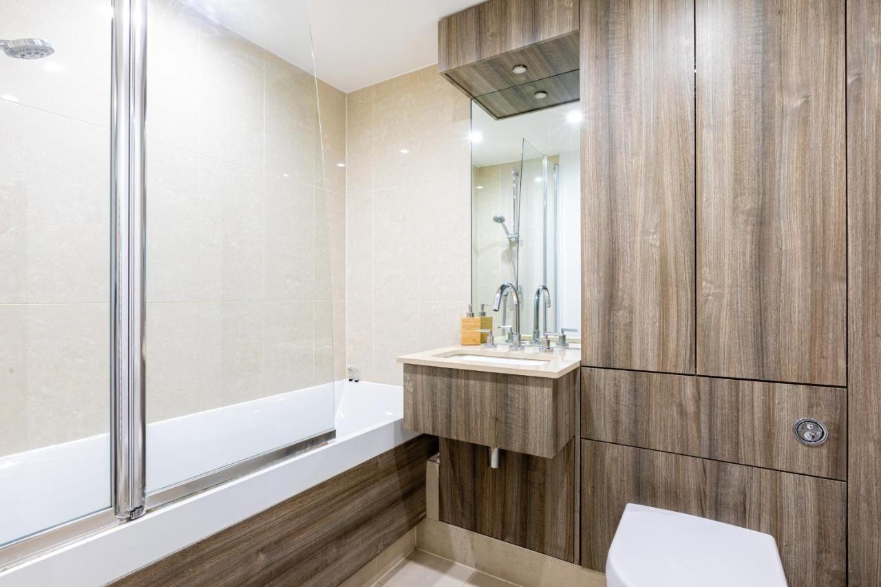 Riverside Balcony Apartments, 10 Minutes From Oxford Circus London Exterior photo