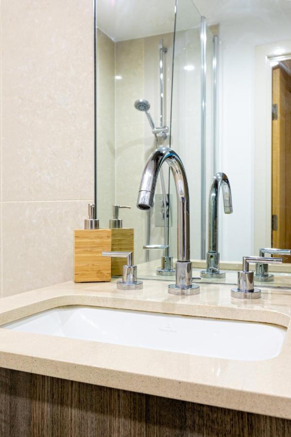 Riverside Balcony Apartments, 10 Minutes From Oxford Circus London Exterior photo
